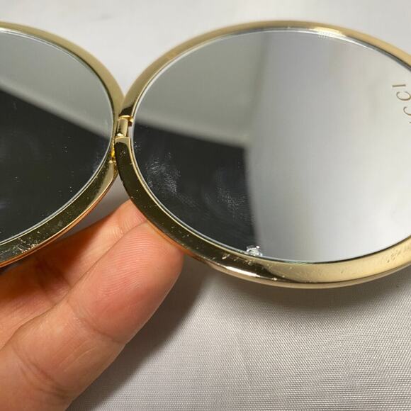 Gold GUCCI Embossed Monogram Compact Pocket Purse Mirror - Picture 4 of 6